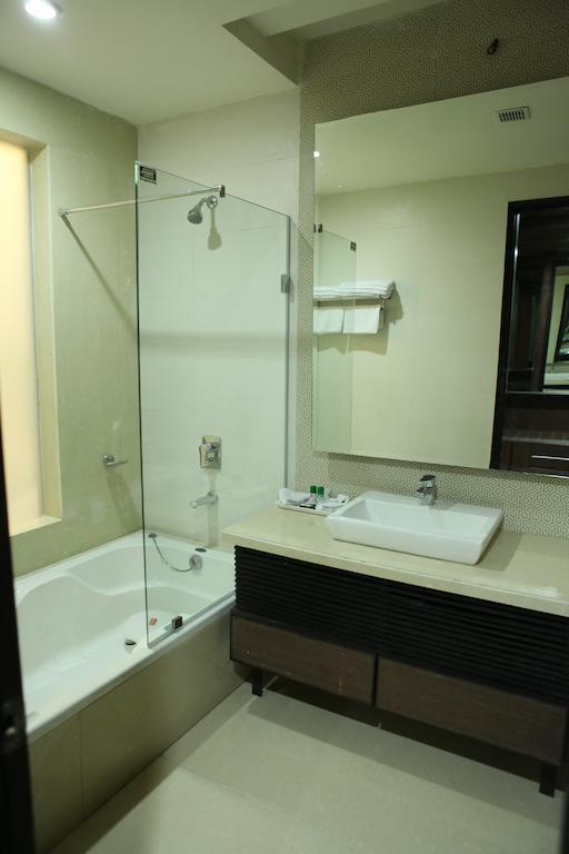ميروت Krome - A - Boutique Hotel المظهر الخارجي الصورة
